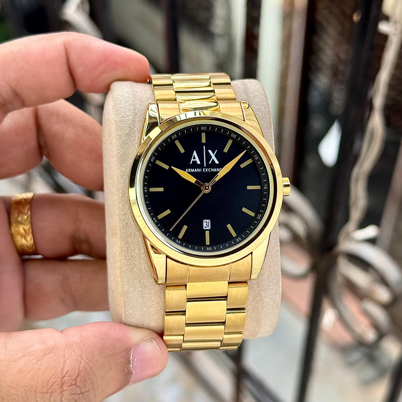 ARMANI EXCHANGE GOLD-TONE β SIGNATURE BLACK DIAL EDITION - Image 2